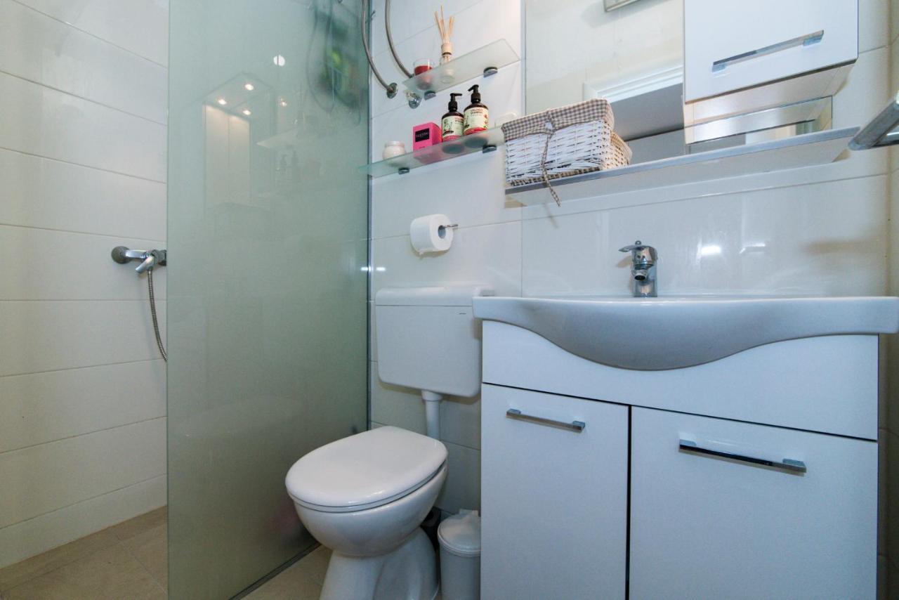 Apartman Luka Vila Vesa Promajna With Jacuzzi & Garden Leilighet Eksteriør bilde